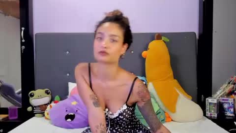 Snapshot of harmonyy_hill chatting on 07/06/26, 12:29 Harmony Hill online show from 07/06/26, 12:29