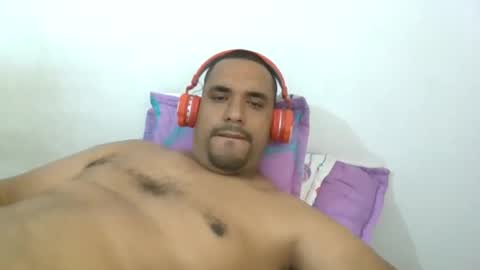 Snapshot of harpechediaz chatting on 12/26/24, 02:37 ricardo online show from 12/26/24, 02:37