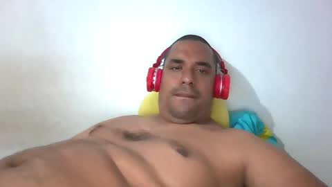 Snapshot of harpechediaz chatting on 02/02/25, 01:45 ricardo online show from 02/02/25, 01:45