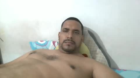 Snapshot of harpechediaz chatting on 10/19/25, 05:41 ricardo online show from 10/19/25, 05:41