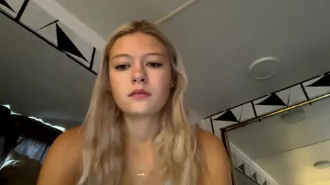 Snapshot of harper7381088 chatting on 09/22/25, 05:04 Harper online show from 09/22/25, 05:04