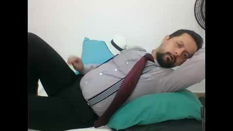 Snapshot of harry_goldenmillerx10fun chatting on 12/03/24, 08:28  Harry    online show from 12/03/24, 08:28