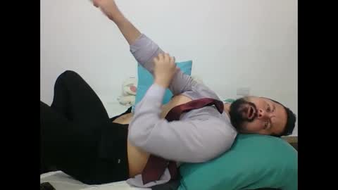 Snapshot of harry_goldenmillerx10fun chatting on 01/16/25, 02:19  Harry    online show from 01/16/25, 02:19