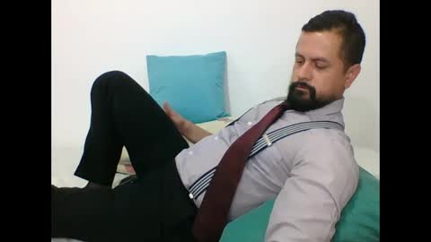 Snapshot of harry_goldenmillerx10fun chatting on 03/12/25, 09:03  Harry    online show from 03/12/25, 09:03