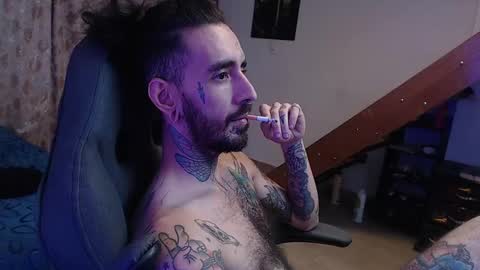 Snapshot of harry_reems_ chatting on 12/04/24, 04:32 OMAR online show from 12/04/24, 04:32