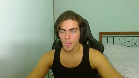 Snapshot of harryking1 chatting on 10/14/25, 10:43 harryking1 online show from 10/14/25, 10:43