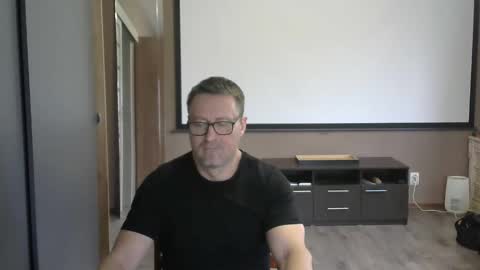 Snapshot of harrysnake chatting on 11/08/25, 07:41 HarrySnake online show from 11/08/25, 07:41