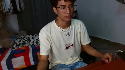 Snapshot of harrytwink18 chatting on 02/16/26, 09:11 HARRY online show from 02/16/26, 09:11