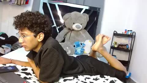 Snapshot of harrytwink18 chatting on 02/19/26, 06:15 HARRY online show from 02/19/26, 06:15