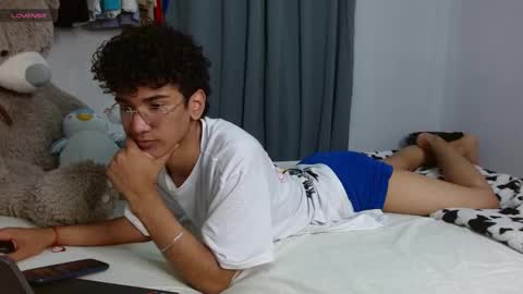 Snapshot of harrytwink18 chatting on 04/06/26, 09:27 HARRY online show from 04/06/26, 09:27