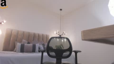 Snapshot of harryy_joness chatting on 12/08/24, 05:44 Harry Jones online show from 12/08/24, 05:44