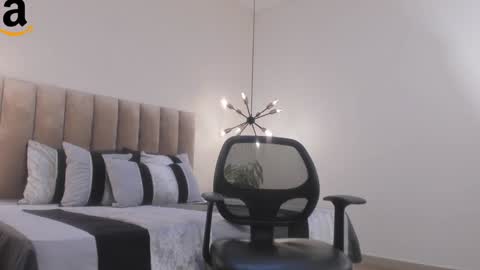 Snapshot of harryy_joness chatting on 12/28/24, 05:14 Harry Jones online show from 12/28/24, 05:14