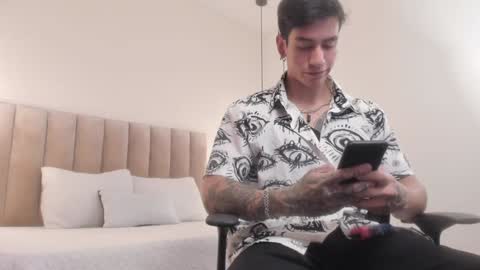 Snapshot of harryy_joness chatting on 01/14/25, 05:45 Harry Jones online show from 01/14/25, 05:45