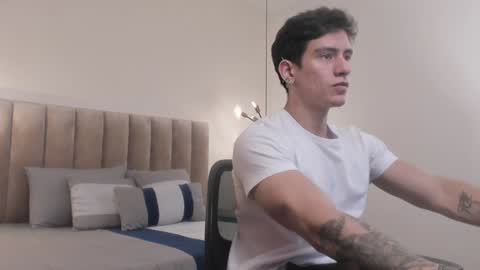 Snapshot of harryy_joness chatting on 02/02/25, 05:37 Harry Jones online show from 02/02/25, 05:37