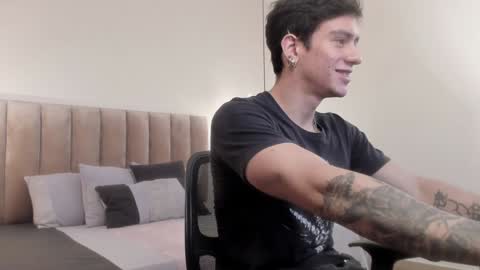 Snapshot of harryy_joness chatting on 02/07/25, 05:18 Harry Jones online show from 02/07/25, 05:18