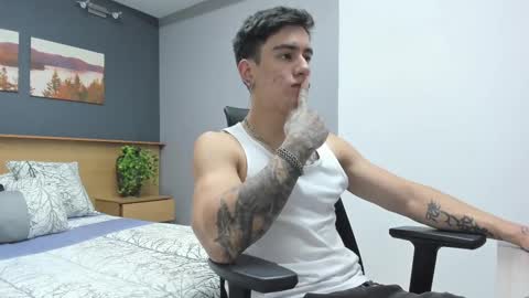 Snapshot of harryy_joness chatting on 02/11/25, 05:50 Harry Jones online show from 02/11/25, 05:50