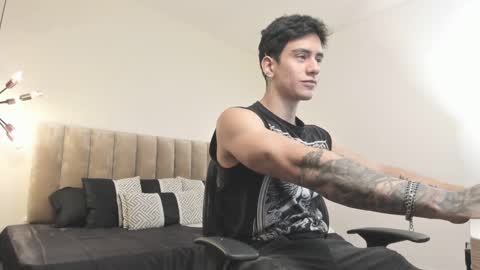 Snapshot of harryy_joness chatting on 03/09/25, 05:39 Harry Jones online show from 03/09/25, 05:39