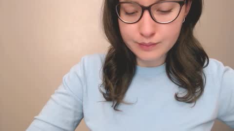 Snapshot of hartfoxx chatting on 12/22/25, 12:18 hartfoxx online show from 12/22/25, 12:18