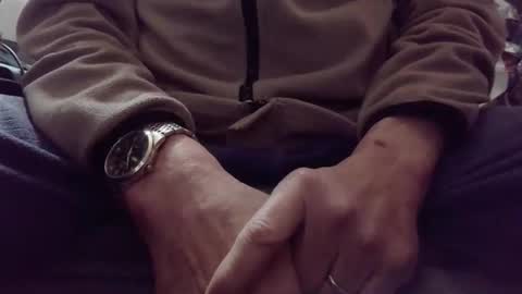 hartl1112 online show from 12/01/25, 06:07