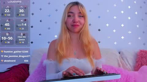 Sophia Blossom online show from 10/22/25, 08:52