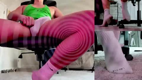 Snapshot of hashtagraymond chatting on 04/14/26, 04:02 hashtagraymond online show from 04/14/26, 04:02