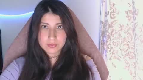 lady online show from 12/15/25, 08:46