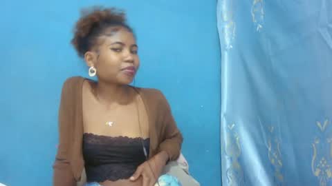Snapshot of hasleyinah chatting on 07/17/26, 10:03 hasleyinah online show from 07/17/26, 10:03