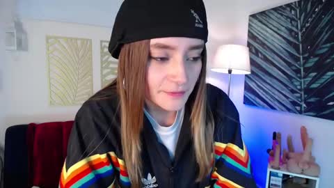 Nicole online show from 03/07/25, 04:02