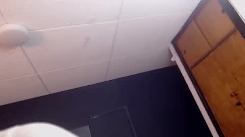 Snapshot of hat_guy01 chatting on 02/07/26, 09:29 hat_guy01 online show from 02/07/26, 09:29