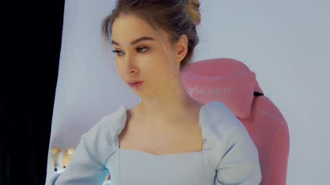 Anna online show from 03/25/26, 07:47