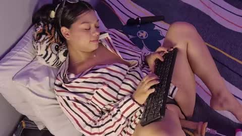 hatsajones online show from 04/17/26, 04:15