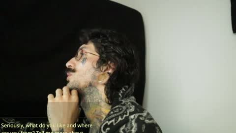 Snapshot of hatsumotokyoto chatting on 01/19/25, 11:53 More content 2 online show from 01/19/25, 11:53