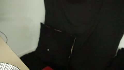 Snapshot of hatsumotokyoto chatting on 02/05/25, 04:06 More content 2 online show from 02/05/25, 04:06