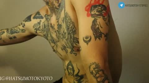 Snapshot of hatsumotokyoto chatting on 03/11/25, 12:54 More content 2 online show from 03/11/25, 12:54