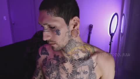 Snapshot of hatsumotokyoto chatting on 10/05/25, 03:05 More content 2 online show from 10/05/25, 03:05