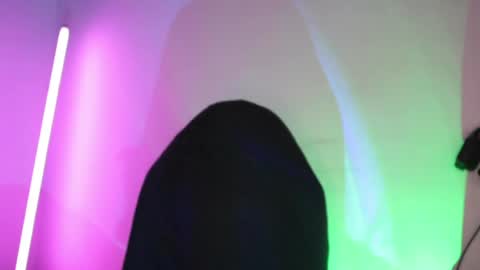 Snapshot of hatsumotokyoto chatting on 05/20/26, 12:17 More content 2 online show from 05/20/26, 12:17