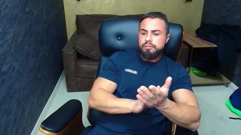 HayesWood online show from 10/28/25, 05:44