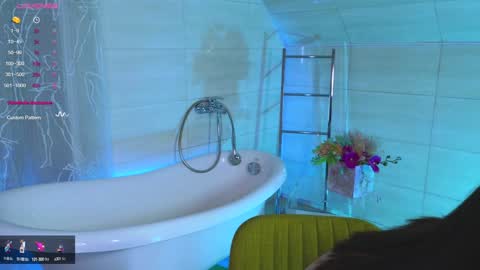 Hayle online show from 01/12/25, 01:42