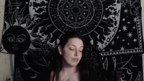 Hayle Woods online show from 12/19/24, 02:34