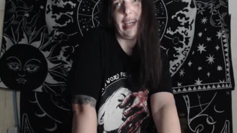 Hayle Woods online show from 12/31/24, 03:23