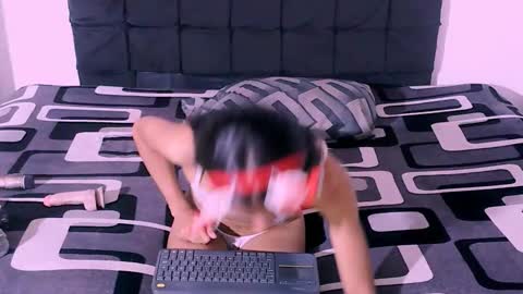 hayley_1111 online show from 12/13/25, 11:43