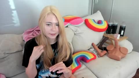 Hayley online show from 04/18/26, 07:58