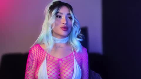 Snapshot of hazeeell chatting on 09/12/25, 06:13 Marie online show from 09/12/25, 06:13