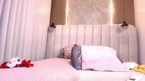Snapshot of hazel_kataleya chatting on 06/05/26, 07:30 kataleya online show from 06/05/26, 07:30