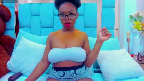 hazel_lanee online show from 04/26/26, 04:32