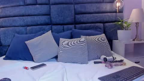 Snapshot of hazel_lanee chatting on 07/16/26, 06:19 hazel_lanee online show from 07/16/26, 06:19