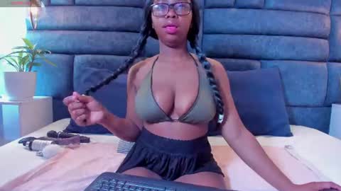 Snapshot of hazel_lanee chatting on 07/20/26, 04:16 hazel_lanee online show from 07/20/26, 04:16