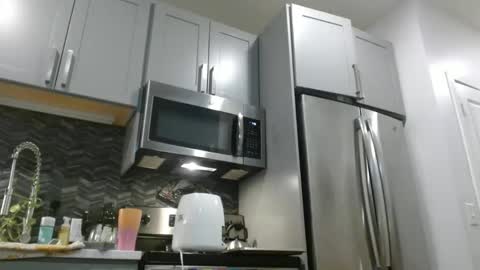 Hazel online show from 01/03/25, 01:16