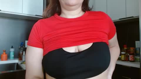 Hazel online show from 10/11/25, 02:59