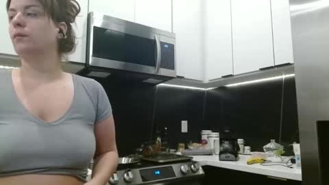 Hazel online show from 04/21/26, 01:39